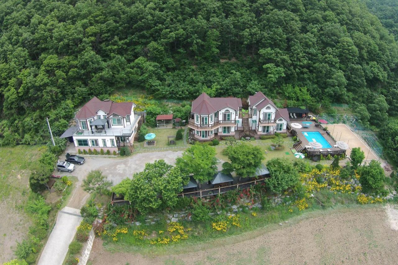 Forest Of Color Pension Hongcheon Luaran gambar