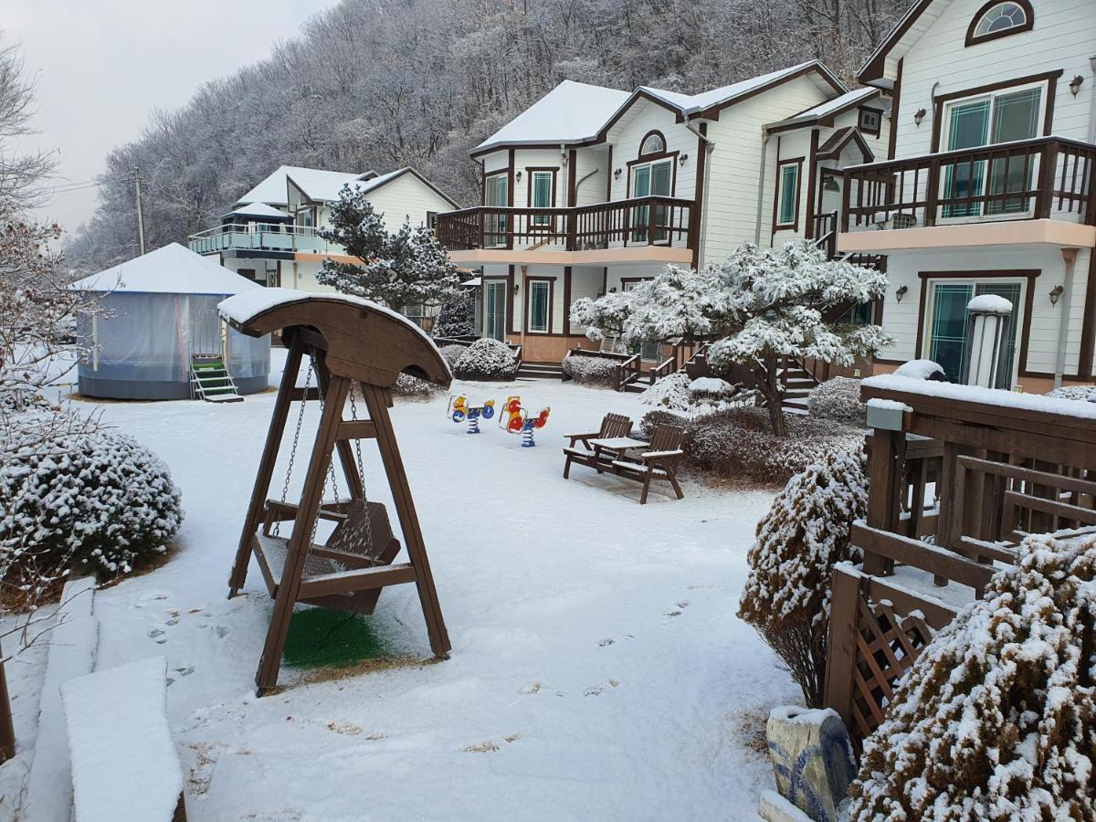 Forest Of Color Pension Hongcheon Luaran gambar
