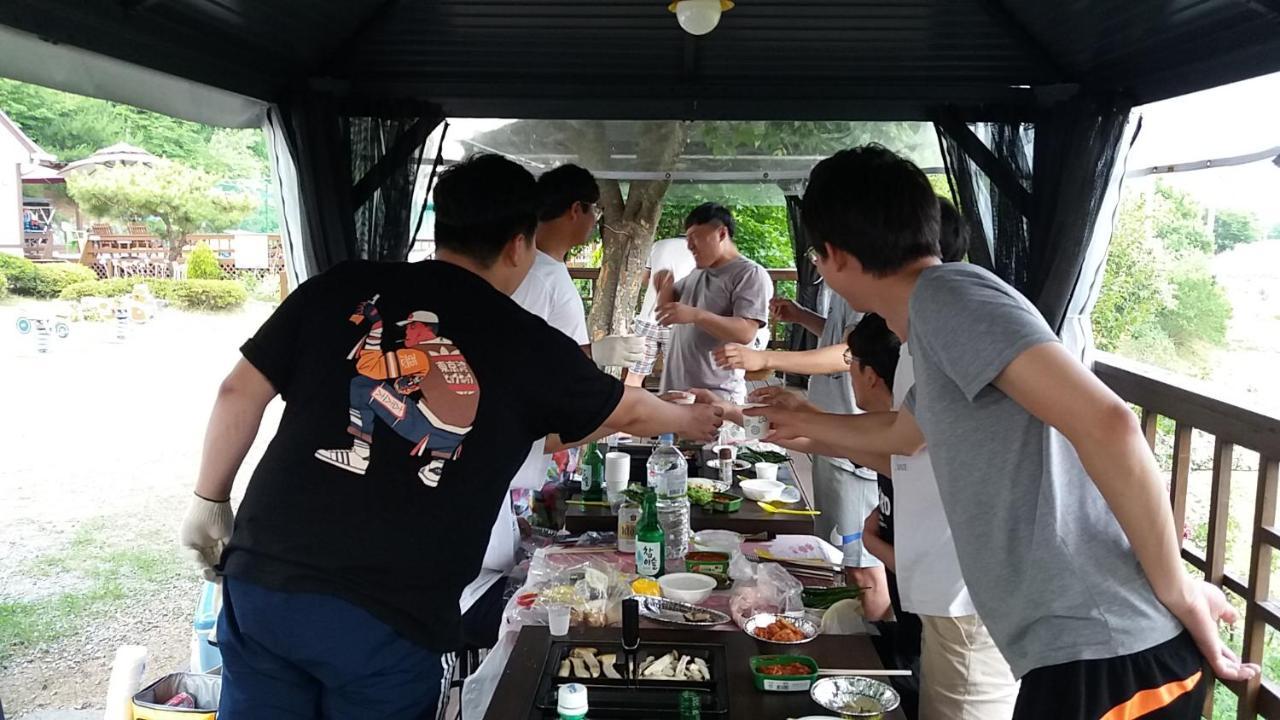 Forest Of Color Pension Hongcheon Luaran gambar
