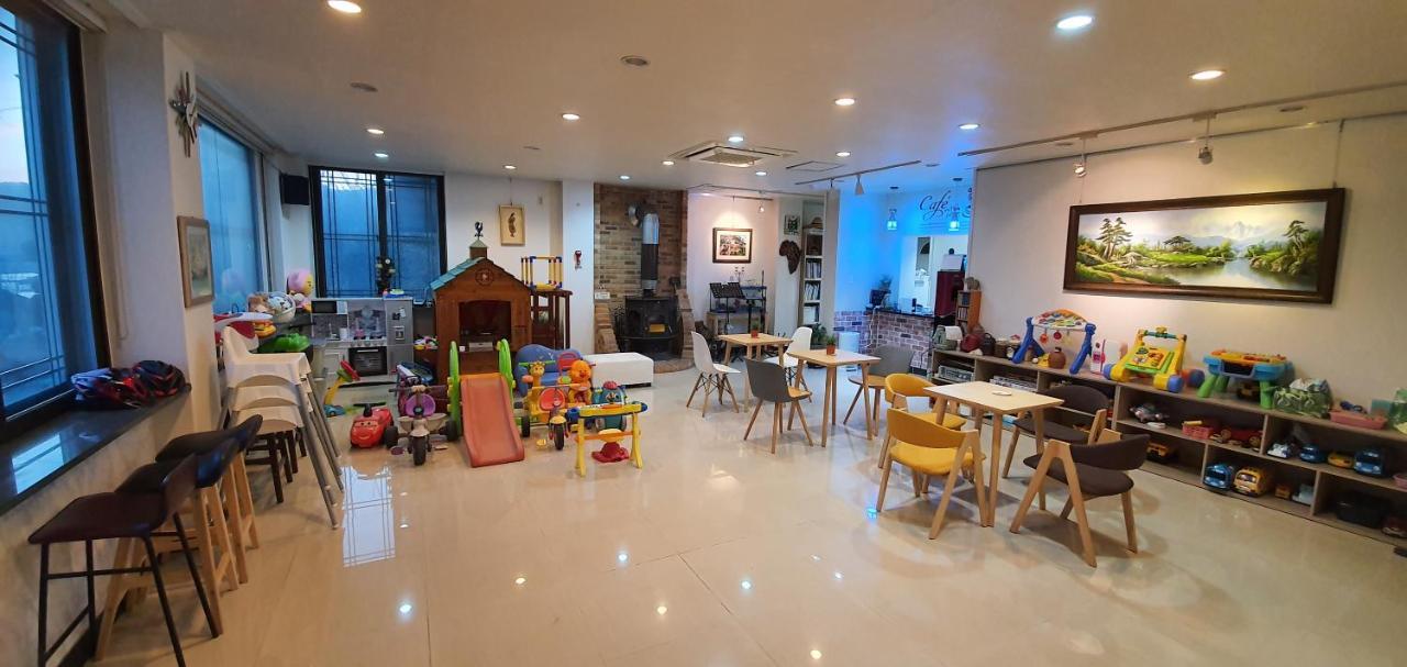 Forest Of Color Pension Hongcheon Luaran gambar