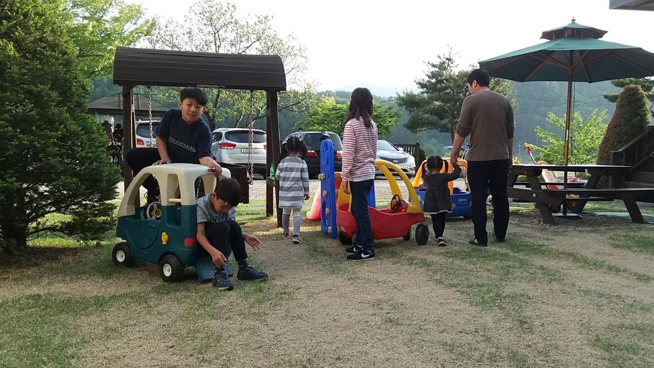 Forest Of Color Pension Hongcheon Luaran gambar